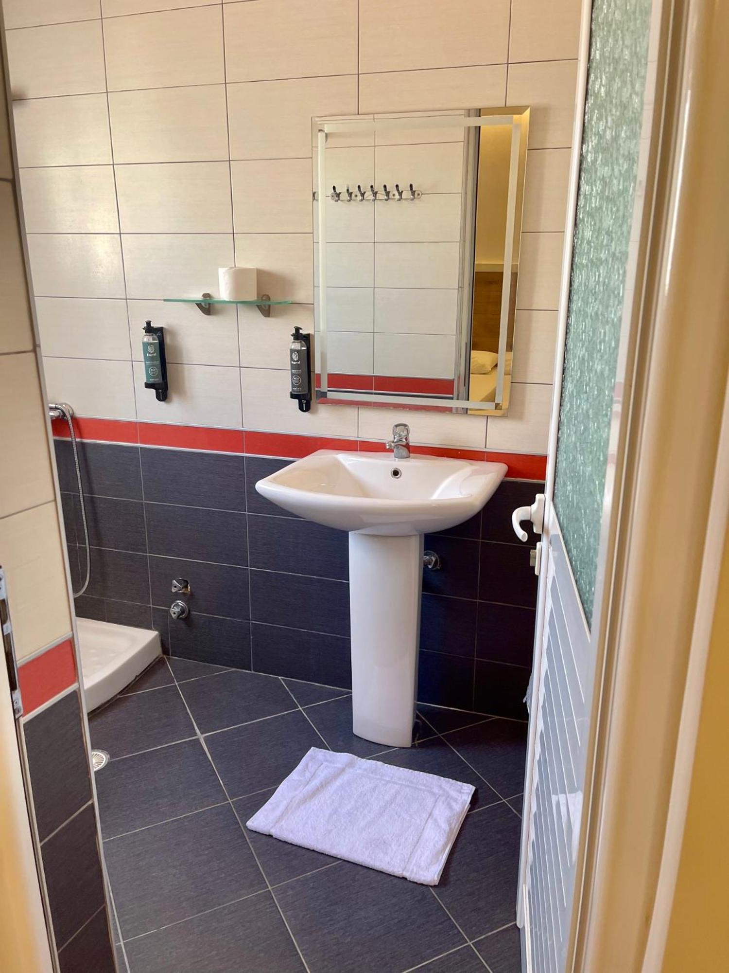 Hotel Aulona Saranda Zewnętrze zdjęcie